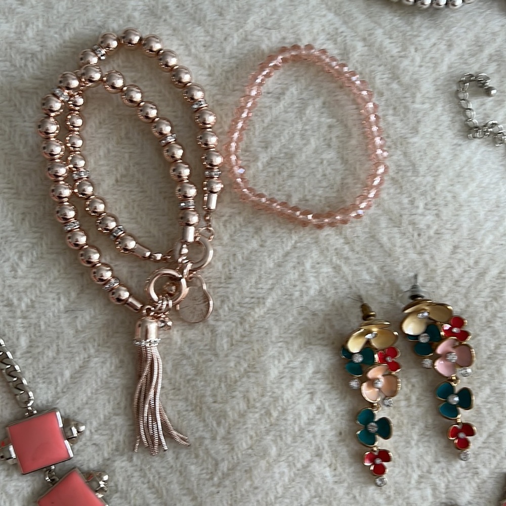 Jewelry bundle - Picture 3 of 16